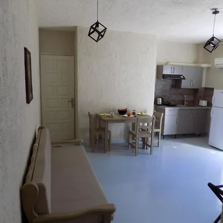Afrodite 14 Spacious Apartment דירה איה אפימיה